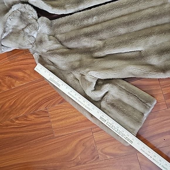 Tissavel Vtg Genuine French Simulation Faux Fur Mob Wife Style Sz M/L - Picture 13 of 13